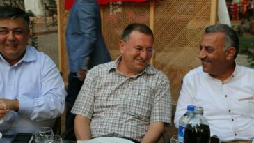 BAŞKAN SAVAŞ RTSO EV SAHİPLİĞİNDE REYHANLILILARLA BİR ARAYA GELDİ