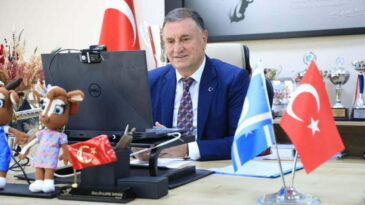 BAŞKAN SAVAŞ RUS GAZETECİLERE HATAY’I TANITTI