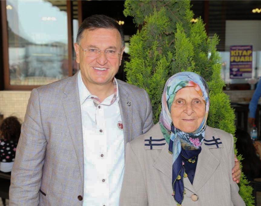 HBB’DEN AÇIKLAMA: BAŞKAN SAVAŞ’IN ANNESİ NİMET SAVAŞ VEFAT ETTİ