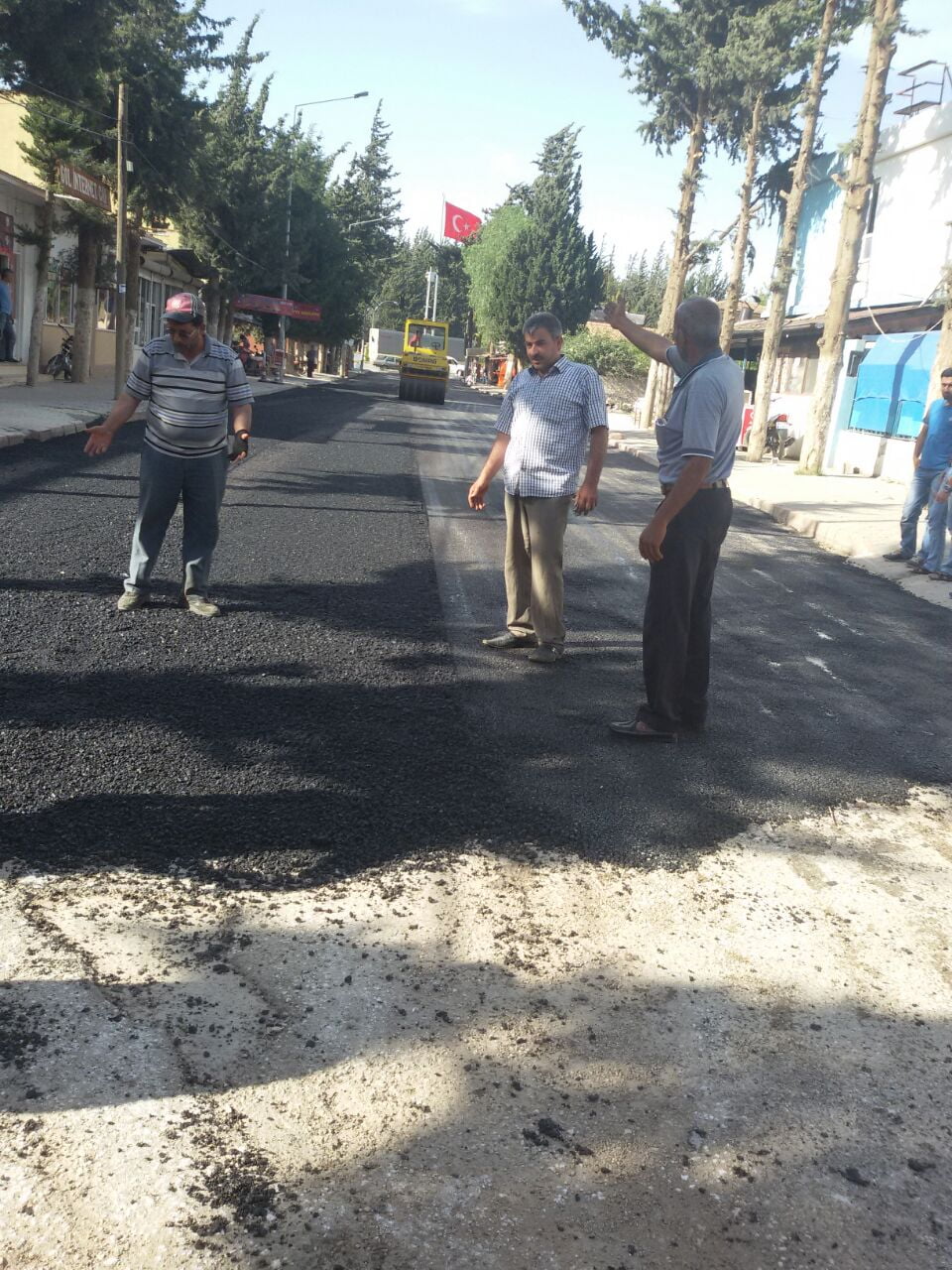 Reyhanlı Belediyesi’nin Yol Yapım Çalışmaları Devam Ediyor