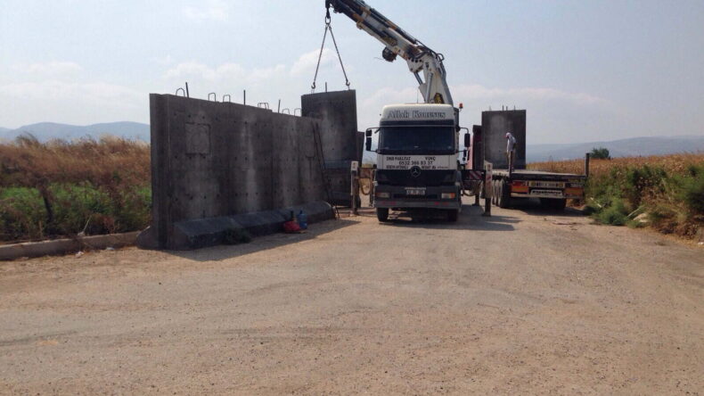 Hatay Sınırına 45 Kilometrelik Duvar Örülüyor
