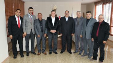 CHP REYHANLI İLÇE TEŞKİLATI VE  İL DELEGELERİ BAŞKAN SAVAŞ’I ZİYARET ETTİ