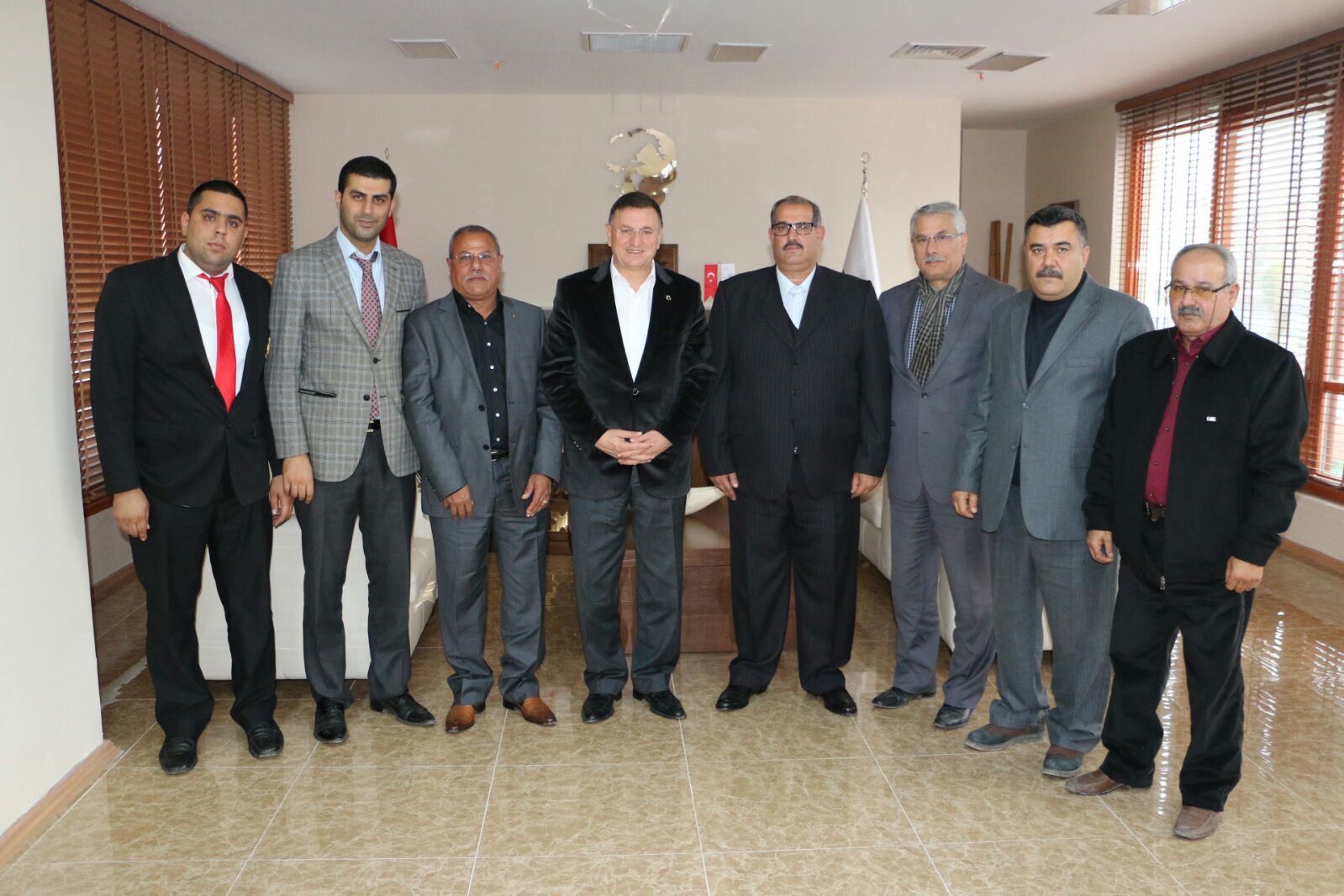 CHP REYHANLI İLÇE TEŞKİLATI VE İL DELEGELERİ BAŞKAN SAVAŞ’I ZİYARET ETTİ