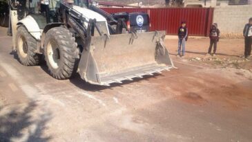 Yollarda izinsiz yapılan kasisler sökülüyor