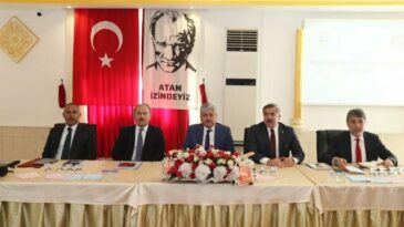 Vali Doğan Kırıkhan’da Muhtarlarla Buluştu