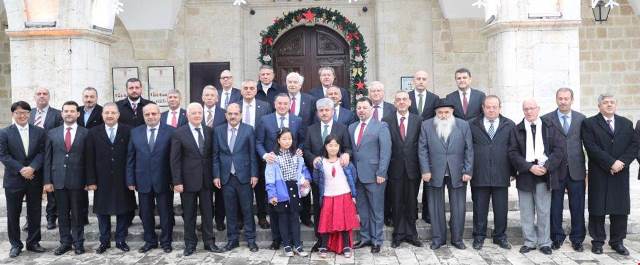 Vali Doğan, Noel Bayramı Sevincine Ortak Oldu