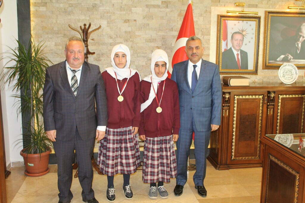 KIZ İMAM HATİP ORTAOKULU KARATEDE BİRİNCİ OLDU