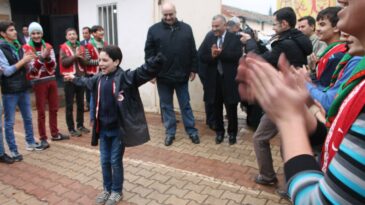 Başkan Şanverdi, Al Salam Suriye Okulunu Ziyaret Etti