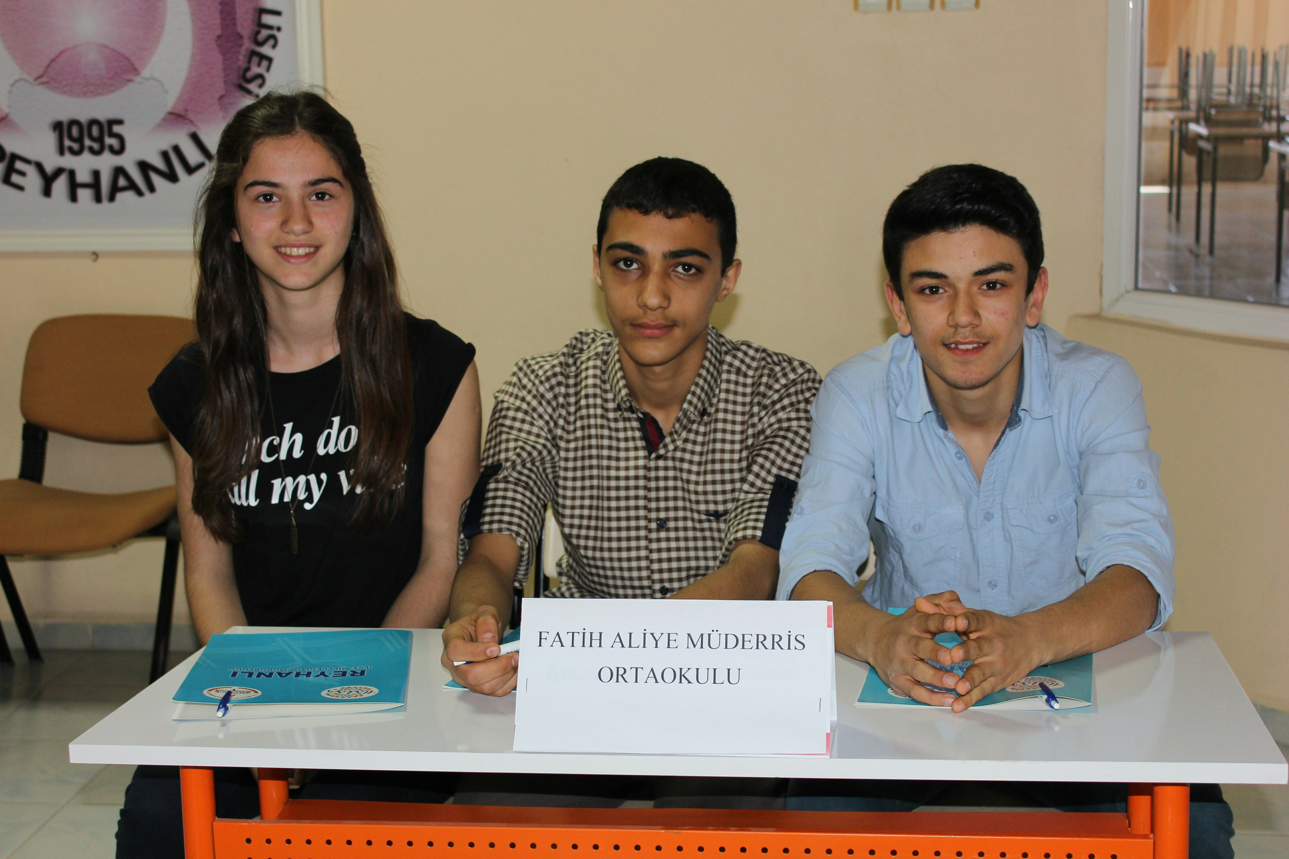 Bilgi Yarışmasında Fatih Aliye Müderris Ortaokulu Birinci Oldu