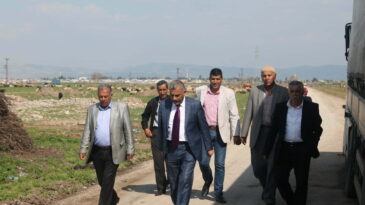 BELEDİYE BAŞKANI HÜSEYİN ŞANVERDİ; UZUNKÖY MAHALLESİNDE YAPIMI DEVAM EDEN PARKE TAŞI DÖŞEME İŞİNİ YERİNDE İNCELEDİ