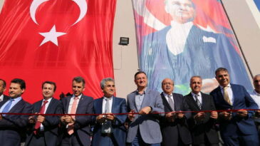 HBB’DEN LİSE ÖĞRENCİLERİNE MEZUNİYET HEDİYESİ