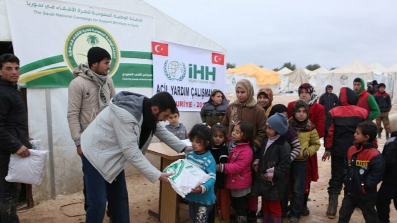 İHH dan Suriyelilere Kışlık Yardım