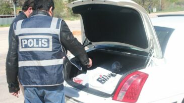 Reyhanlı’da Polis Suriye Plakalı Araçlarda Denetimleri Arttırdı