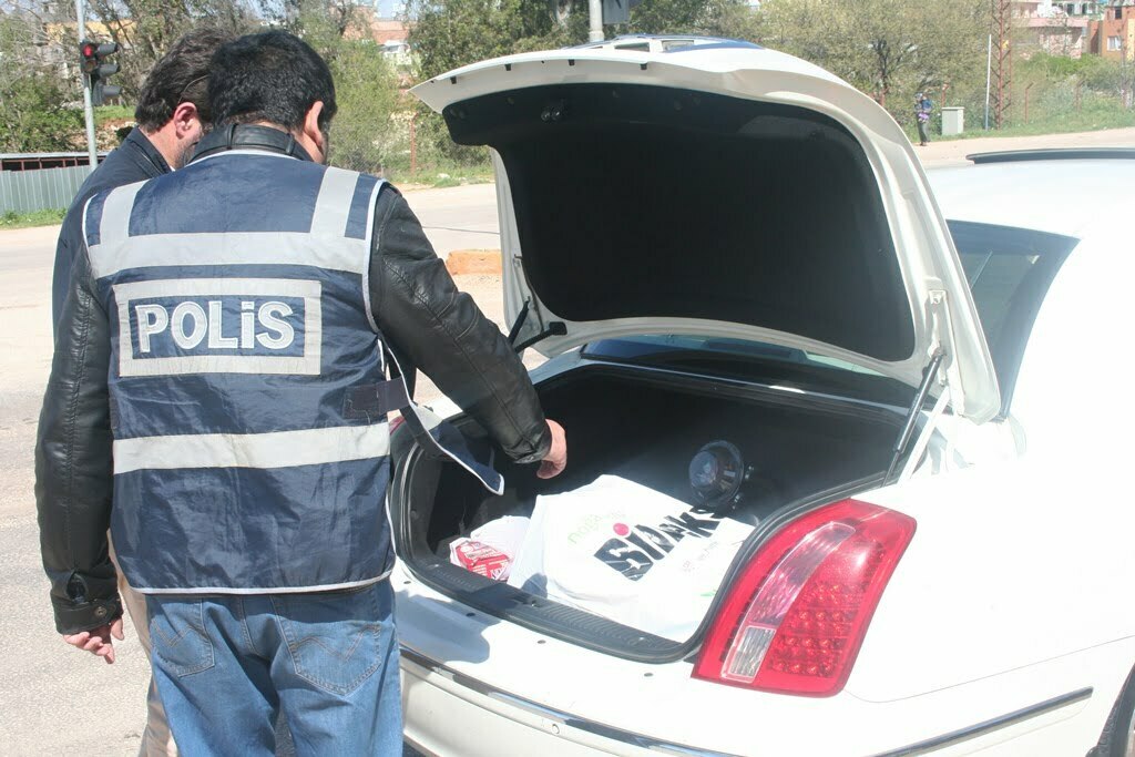 Reyhanlı’da Polis Suriye Plakalı Araçlarda Denetimleri Arttırdı