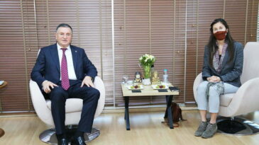 İNGİLİZ DİPLOMATLARDAN  BAŞKAN SAVAŞ’A ZİYARET