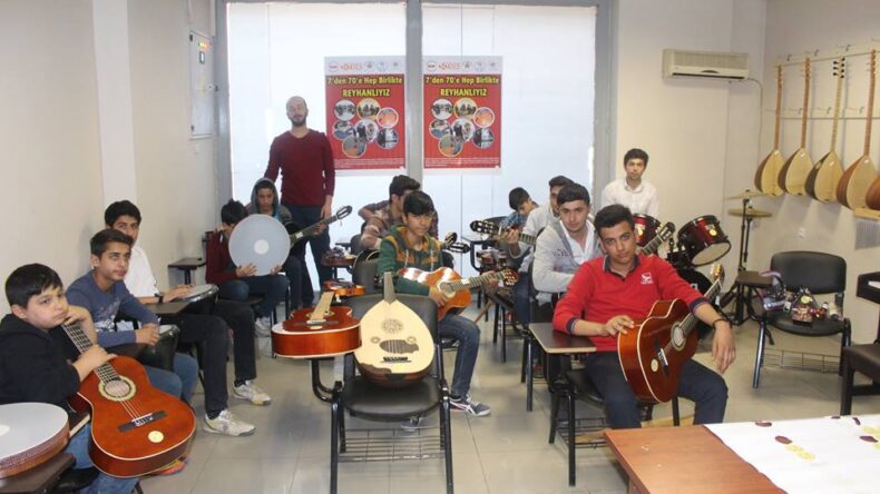 SODES DESTEKLİ GİTAR VE BAĞLAMA KURSU