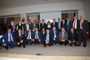 KURULTAYDA, HBB VE MUHTARLAR OMUZ OMUZA VERDİ (1)