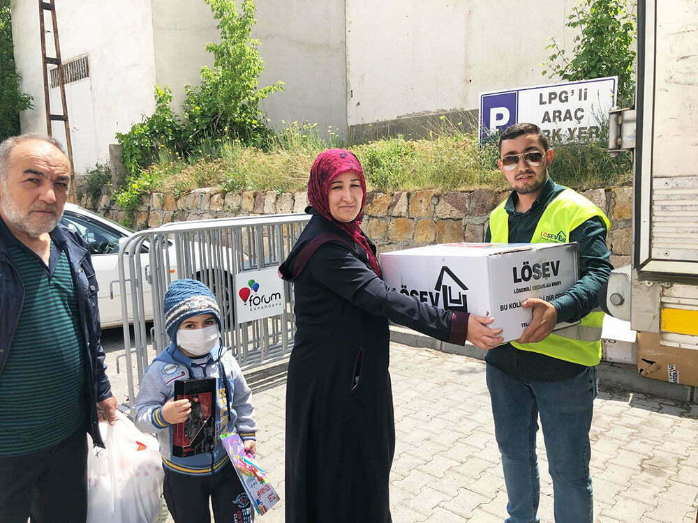 LÖSEV’DEN YIL BOYUNCA ET YARDIMLARI ARALIKSIZ SÜRÜYOR