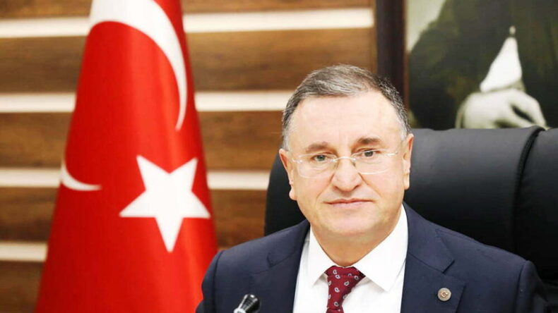 LÜTFÜ SAVAŞ: “İKLİM KRİZİNDEN SONRA EN BÜYÜK SORUN SIĞINMACI SORUNU OLABİLİR”