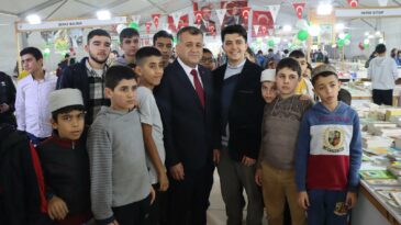 REYHANLI’DA CEMİL MERİÇ İRFAN VE SANAT GÜNLERİ, TÜM COŞKUSUYLA DEVAM EDİYOR
