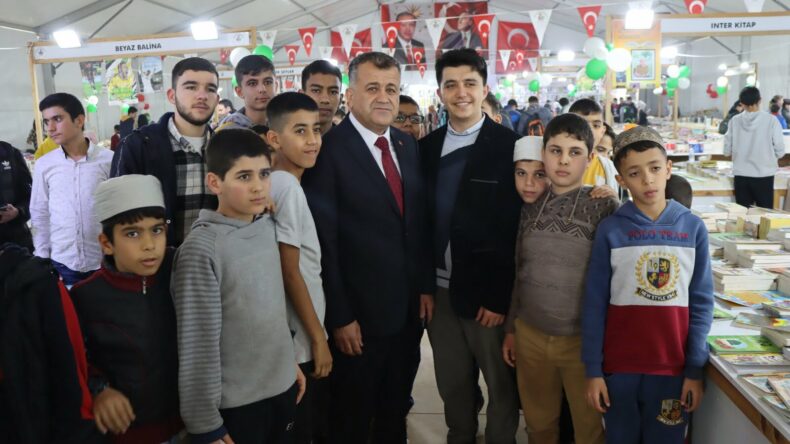 REYHANLI’DA CEMİL MERİÇ İRFAN VE SANAT GÜNLERİ, TÜM COŞKUSUYLA DEVAM EDİYOR