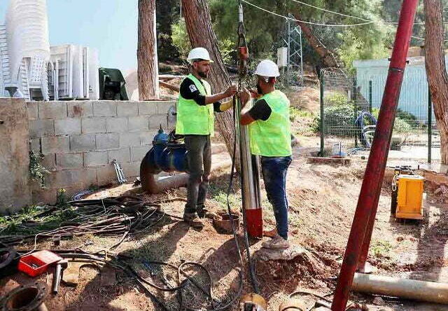 REYHANLI’NIN MERKEZİNİ BESLEYEN KUYUNUN POMPASI YENİLENDİ