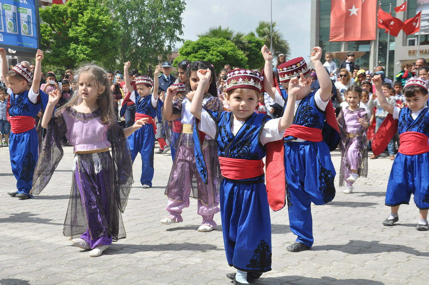 23 Nisan Ulusal Egemenlik ve  Çocuk Bayramı coşkuyla kutlandı