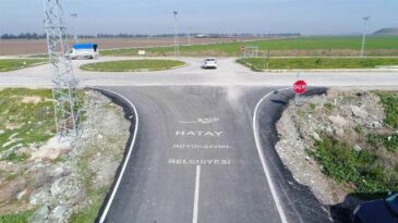 BÜYÜKŞEHİR YOL ÇALIŞMALARINA REYHANLI’DA DEVAM EDİYOR