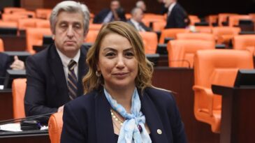 KARA: ESNAF ENKAZDAN ÇIKABİLMİŞ DEĞİL