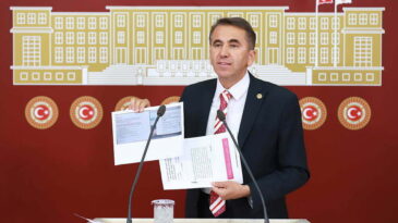 TOPAL “GENÇLERİMİZİN UMUTLARI ÇALINDI”