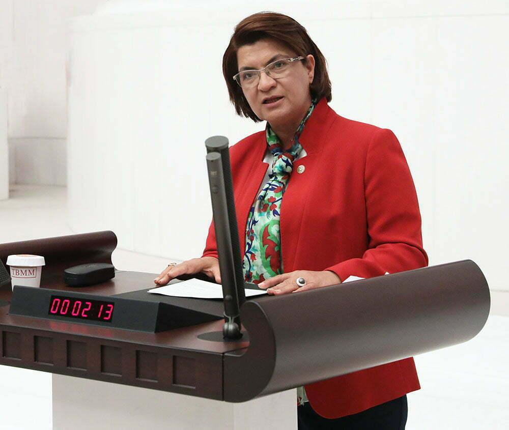 CHP’Lİ ŞAHİN: AFRİN ZEYTİNYAĞINI TÜRK ZEYTİNYAĞI DİYE SATMAK YERLİ ÜRETİCİYİ SIRTINDAN BIÇAKLAMAK DEMEKTİR!