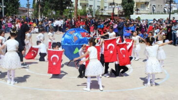 23 Nisan Ulusal Egemenlik ve Çocuk Bayramı kutlandı
