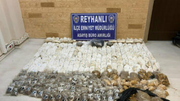 136 KG TAKOZ ESRAR VE 297 BİN 600 CAPTAGON ELE GEÇİRİLDİ