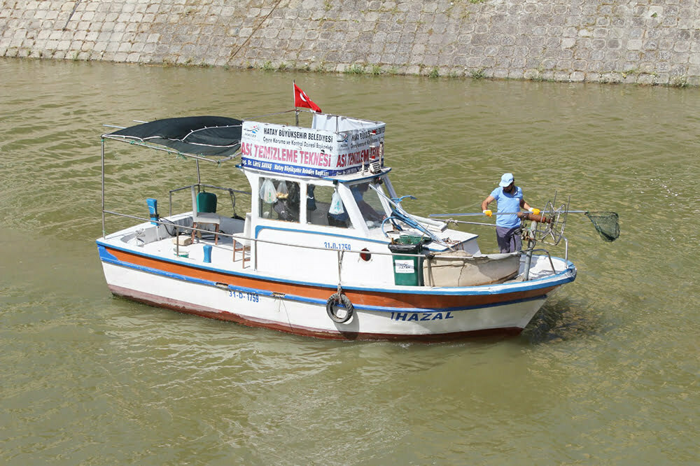 HBB ASİ NEHRİ’NDE YÜZEY TEMİZLİĞİ İÇİN GÖREVDE