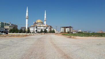 BÜYÜKŞEHİR’İN YOL ÇALIŞMALARI BAĞLAR’DA