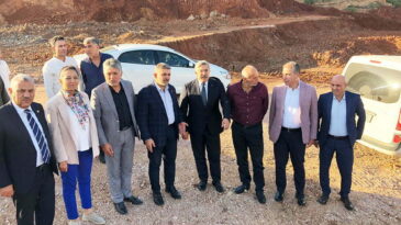 BİNLERCE KİŞİNİN  EKMEK KAPISINI GEZDİLER