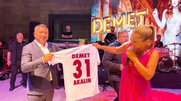ÖZYURT’UN DÜZENLEDİĞİ KONSER HATAY’A MORAL OLDU
