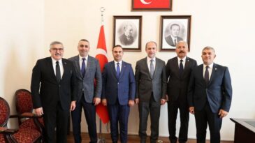 CUMHUR İTTİFAKI MİLLETVEKİLLERİNDEN BAKAN KACIR’A ZİYARET