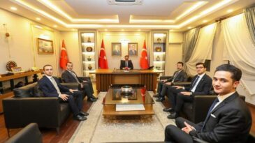 VALİ MASATLI ADAY KAYMAKAMLARI AĞIRLADI