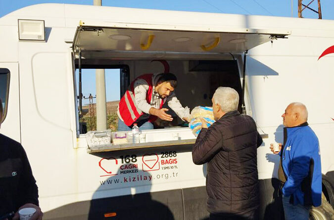 DÜNYA YARDIM DERNEĞİ’NDEN SINIRDA ANLAMLI DESTEK