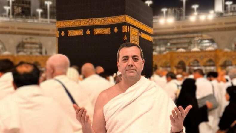BAŞKAN YUMUŞAK UMREDE MAZLUMLAR İÇİN DUA ETTİ