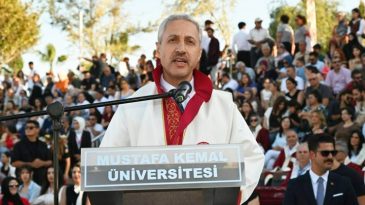 HATAY MKÜ’DE TÜM ÖĞRENCİLER YÜZYÜZE EĞİTİME BAŞLIYOR