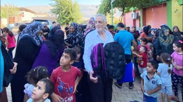 BAŞKAN TEMEL’DEN ÖĞRENCİLERE KIRTASİYE YARDIMI