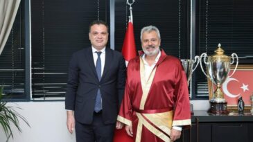 BAŞKAN ÖNTÜRK AHİLİK KAFTANINI GİYDİ