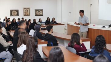 AİLE ÜNİVERSİTESİ İLK MEZUNLARINI VERDİ