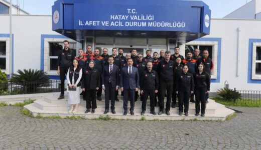 VALİ MASATLI AFAD PERSONELLERİNE RÜTBE TAKTI