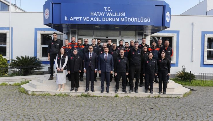 VALİ MASATLI AFAD PERSONELLERİNE RÜTBE TAKTI