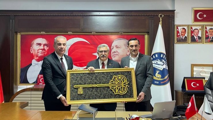 YAYMAN’A KIRIKHAN’IN ALTIN ANAHTARI TAKDİM EDİLDİ