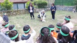 MİNİKLER, HBB İLE OKULLARINI AĞAÇLANDIRIYOR