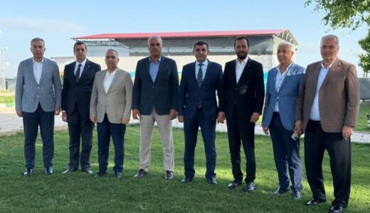 AK PARTİ AİLESİ KUMLU’DA BULUŞTU